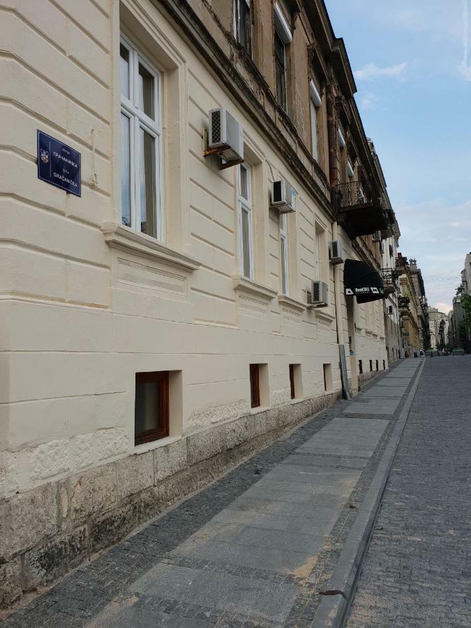 Booking En Suite Belgrád Kültér fotó
