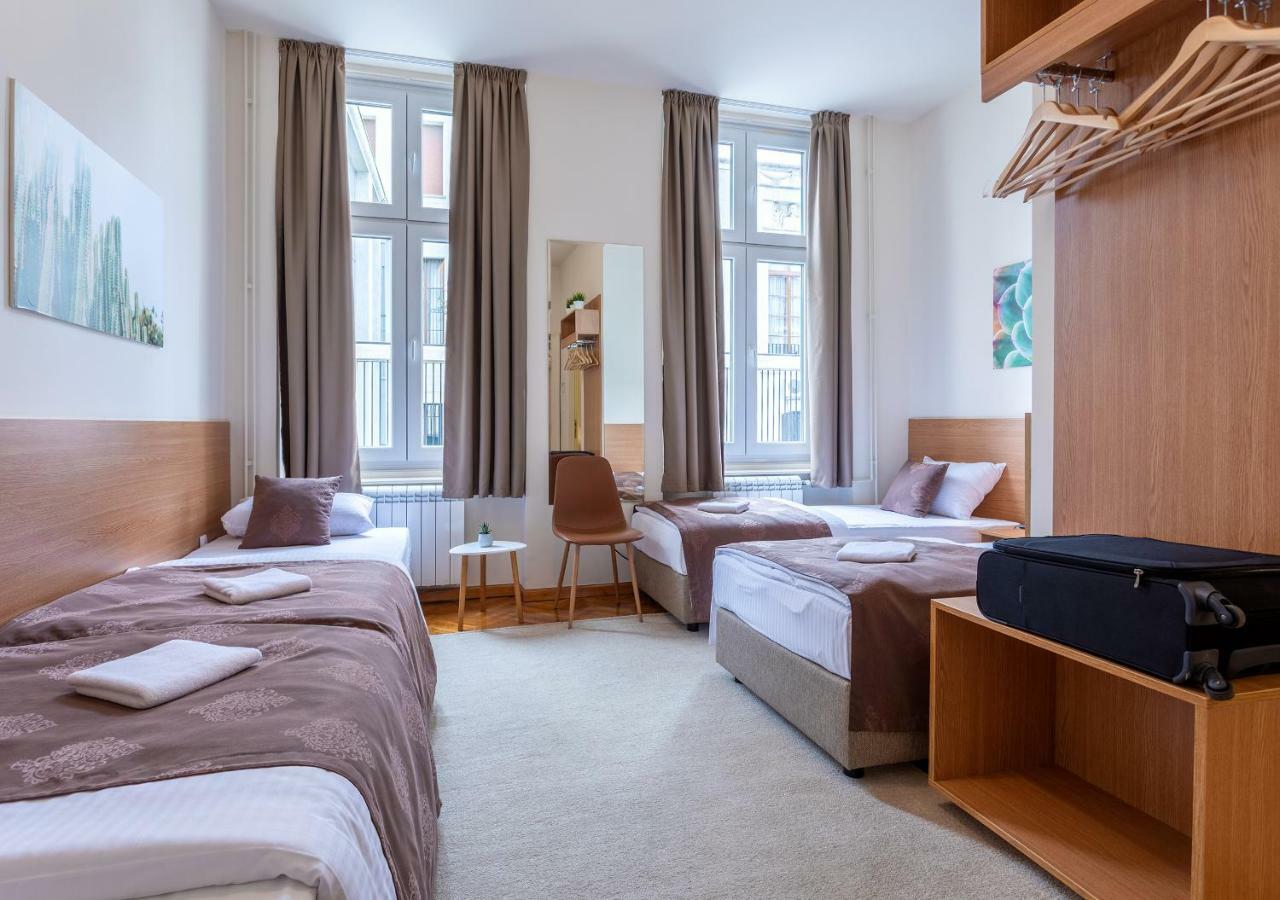 Booking En Suite Belgrád Kültér fotó