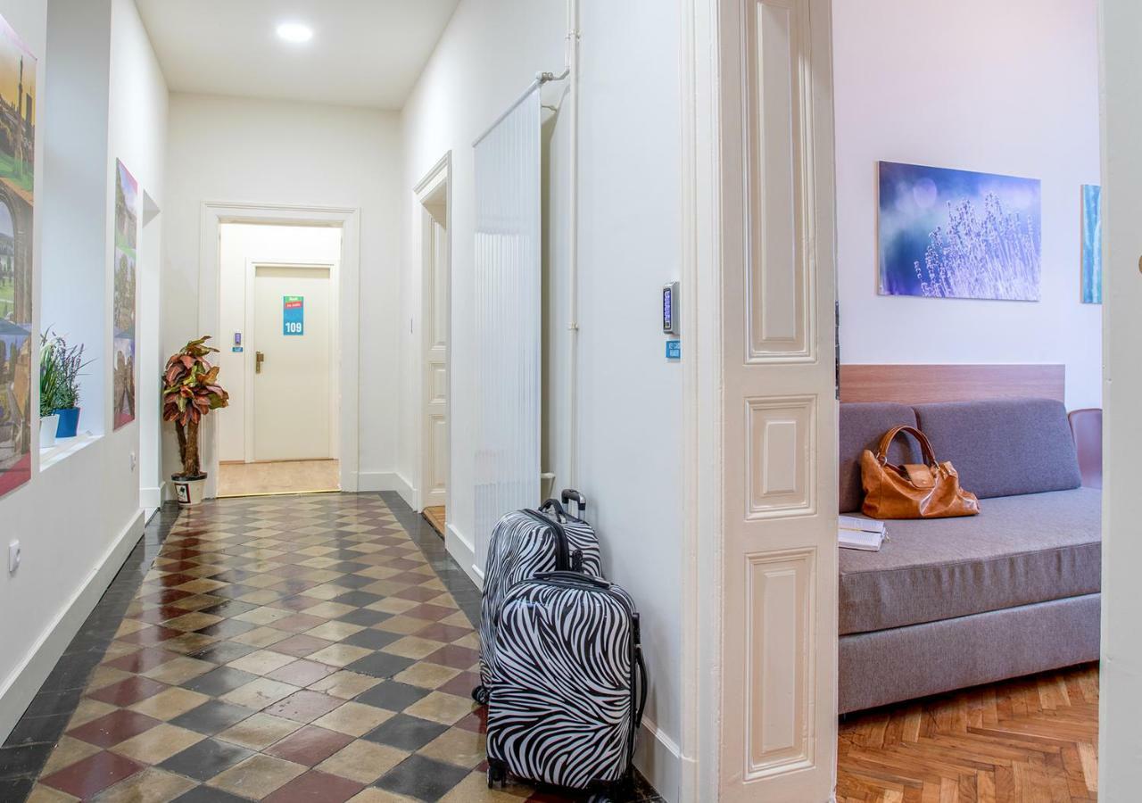 Booking En Suite Belgrád Kültér fotó