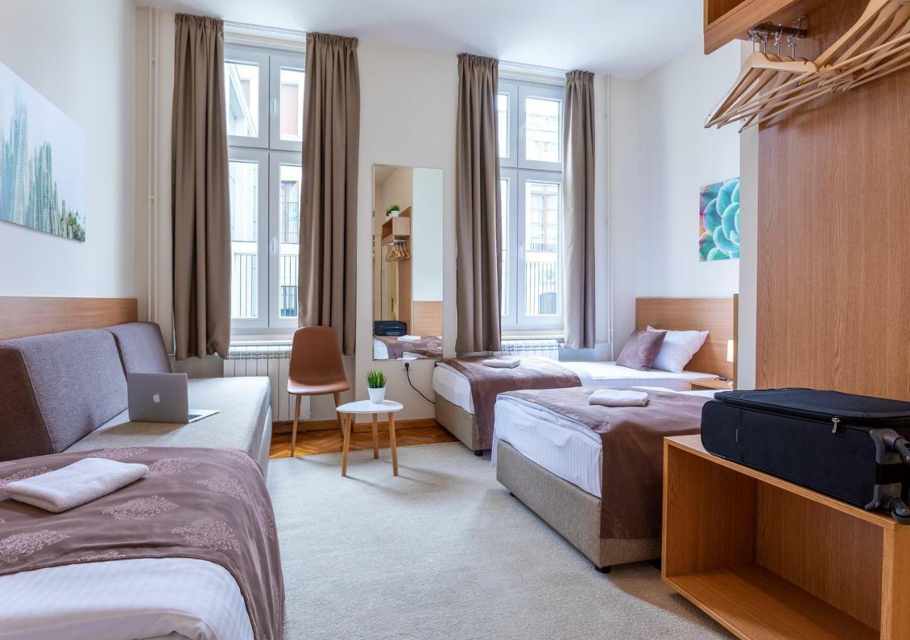 Booking En Suite Belgrád Kültér fotó